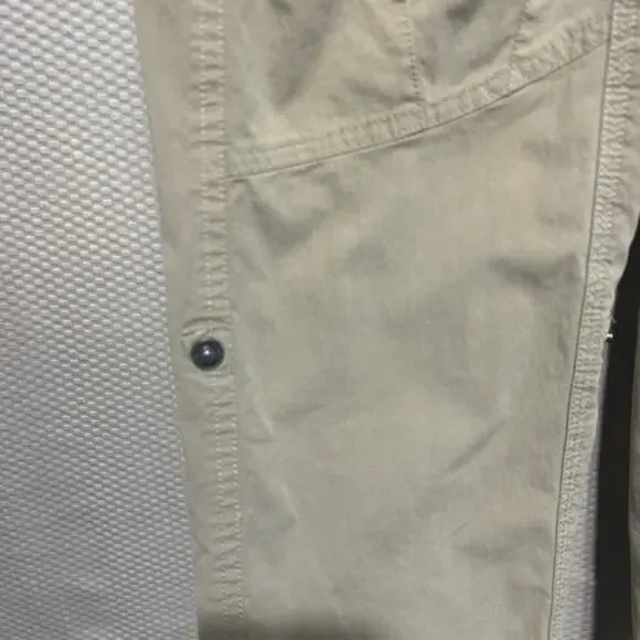 Kuhl Womens Hiking Pants Size 4 Regular Tan Cargo Roll Up Outdoor Utility Travel - Picture 2 of 10